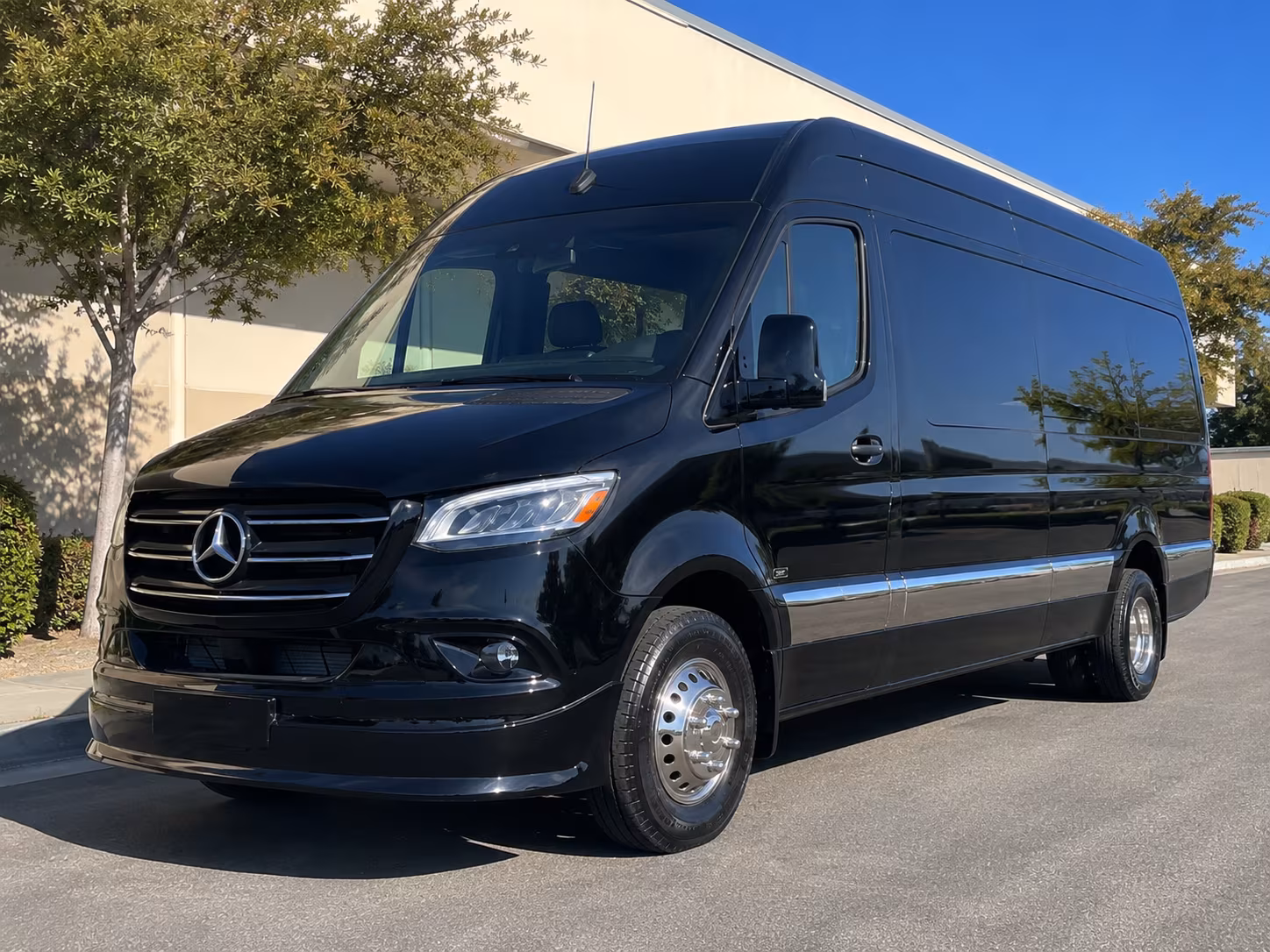 book a bus for your next wine tour 3