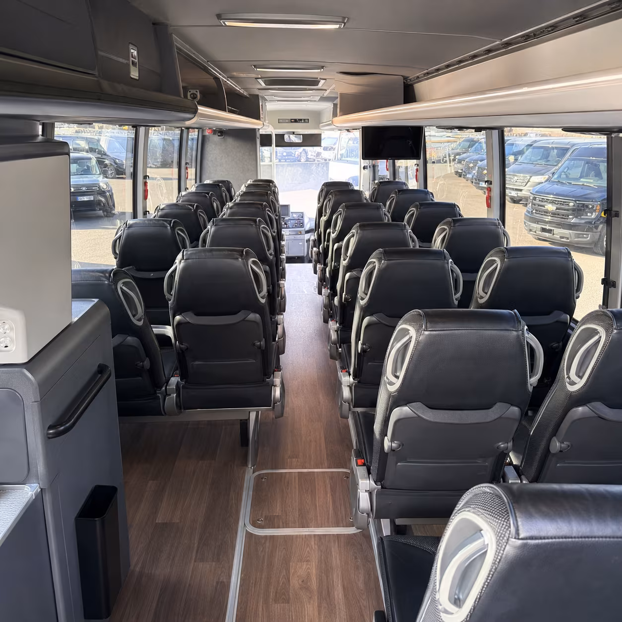 charter buses for trade show attendees at mesa and scottsdale venues