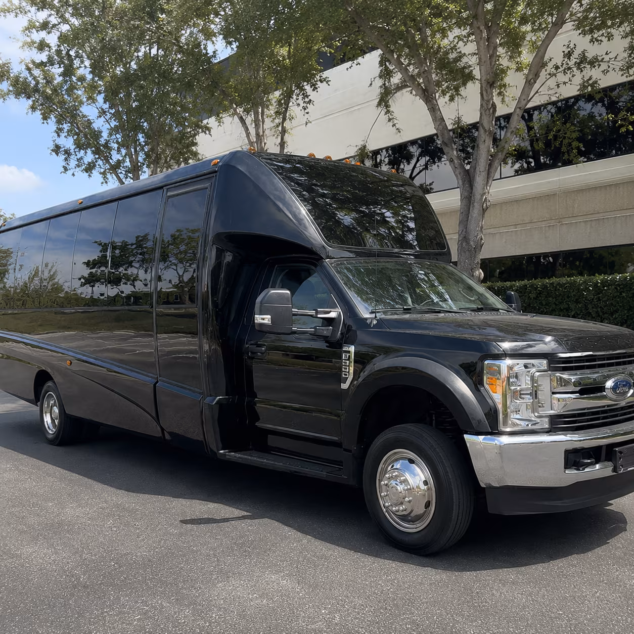 party buses to ak chin pavilion shows in mesa